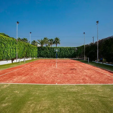 Resort Lordos & 4*
