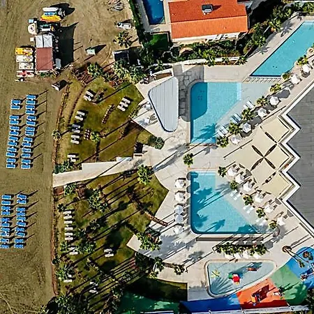 Resort Lordos & 4*