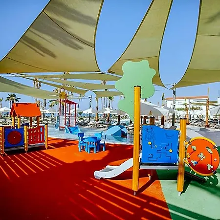 Resort Lordos & 4*