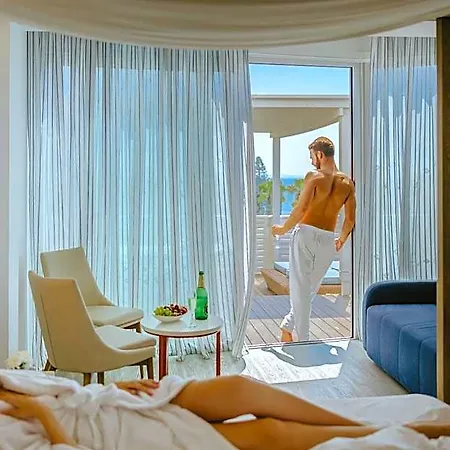 Resort Lordos & 4*