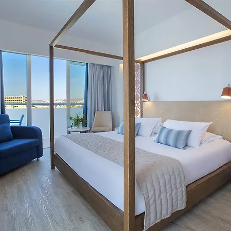 Resort Lordos & 4*
